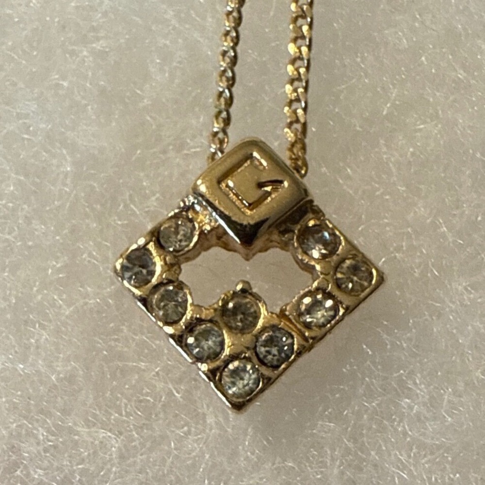 Givenchy Gold Tone Crystal Accent Pendant Necklace Fashion Jewelry‎